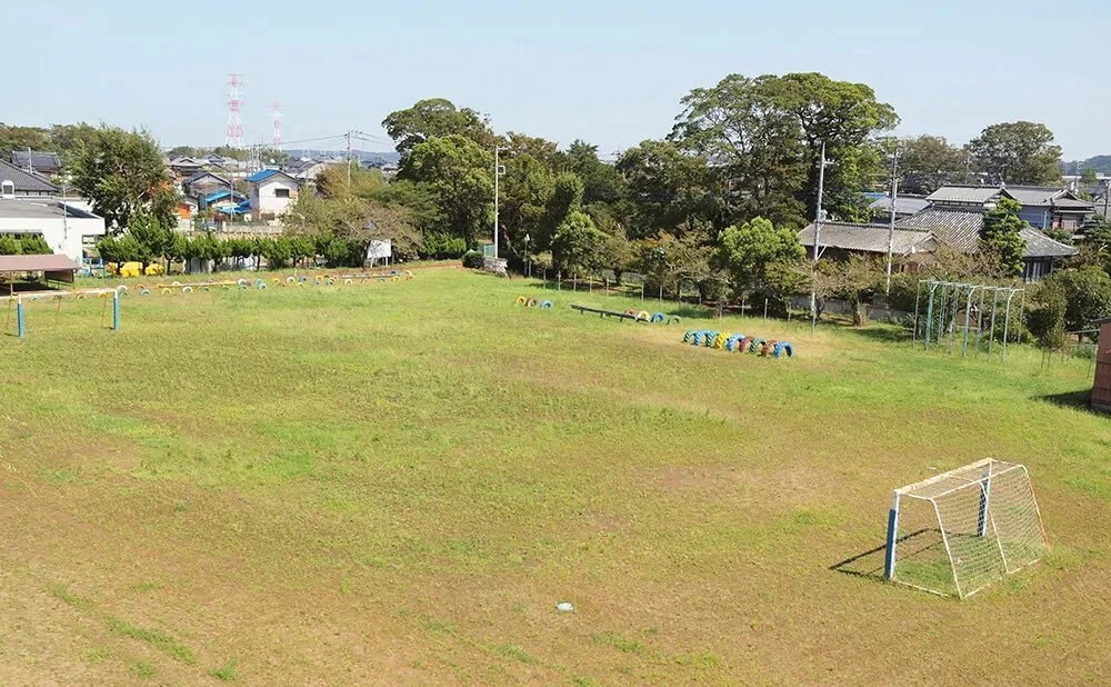 金江津小学校のグラウンド